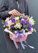 Нежная корзина с эустомой — изображение 5