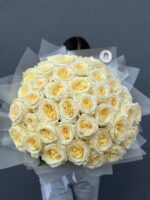 Букет из белых пионовидных роз, 51шт кэнделайт — изображение 4