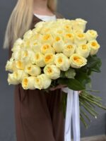 Букет из 51 пионовидных роз 60см