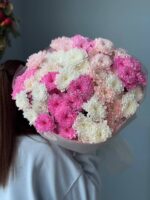 Букет из 15 кустовых хризантем в оформлении, розовый микс