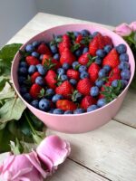 Ягодный набор с клубникой и голубикой «Наслаждение»