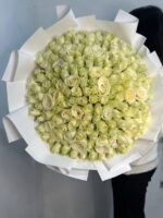 Букет белых роз, 50 см, 161 шт.
