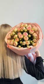 Букет из 5 кустовых пионовидных роз №3 — изображение 4