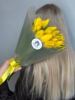 Букет из 19 желтых тюльпанов — изображение 6