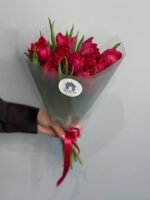 Букет из 9 малиновых тюльпанов, пионовидных — изображение 6